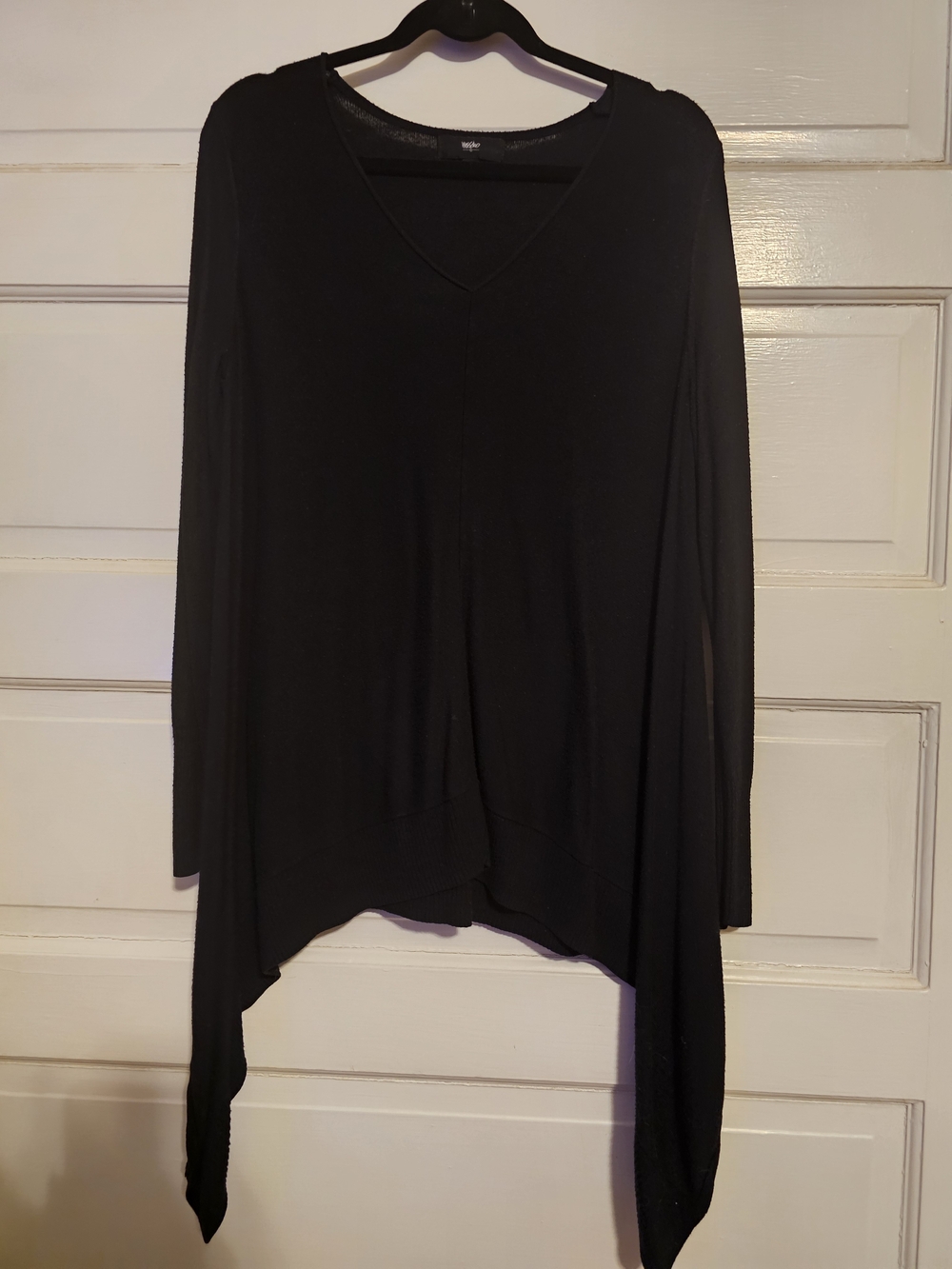 Mossimo Black V-Neck Asymmetric Handkerchief Hem Tunic Sweater Size Large